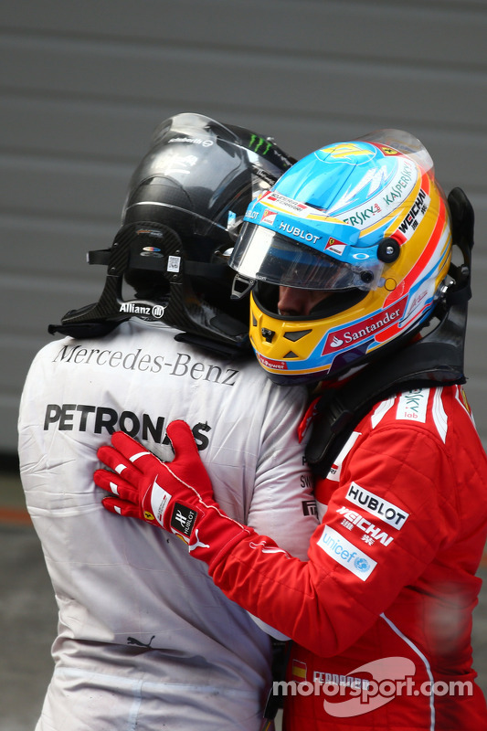 梅赛德斯逆转威廉姆斯，阿隆索扛起全队