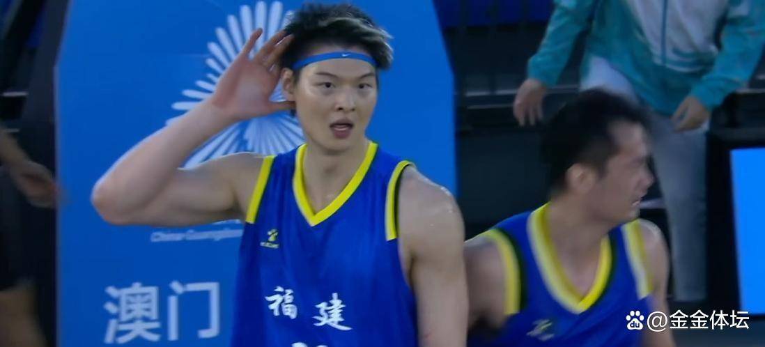 爵士横扫江苏队,王哲林关键制胜 爵士横扫江苏队,王哲林关键制胜