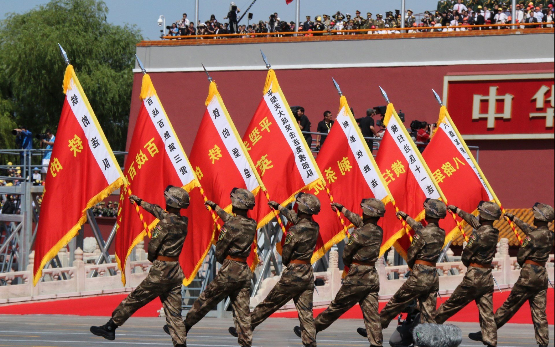 双重维度下的足球神话,托尼刷新纪录与智利国家队碾压AC米兰的时空启示