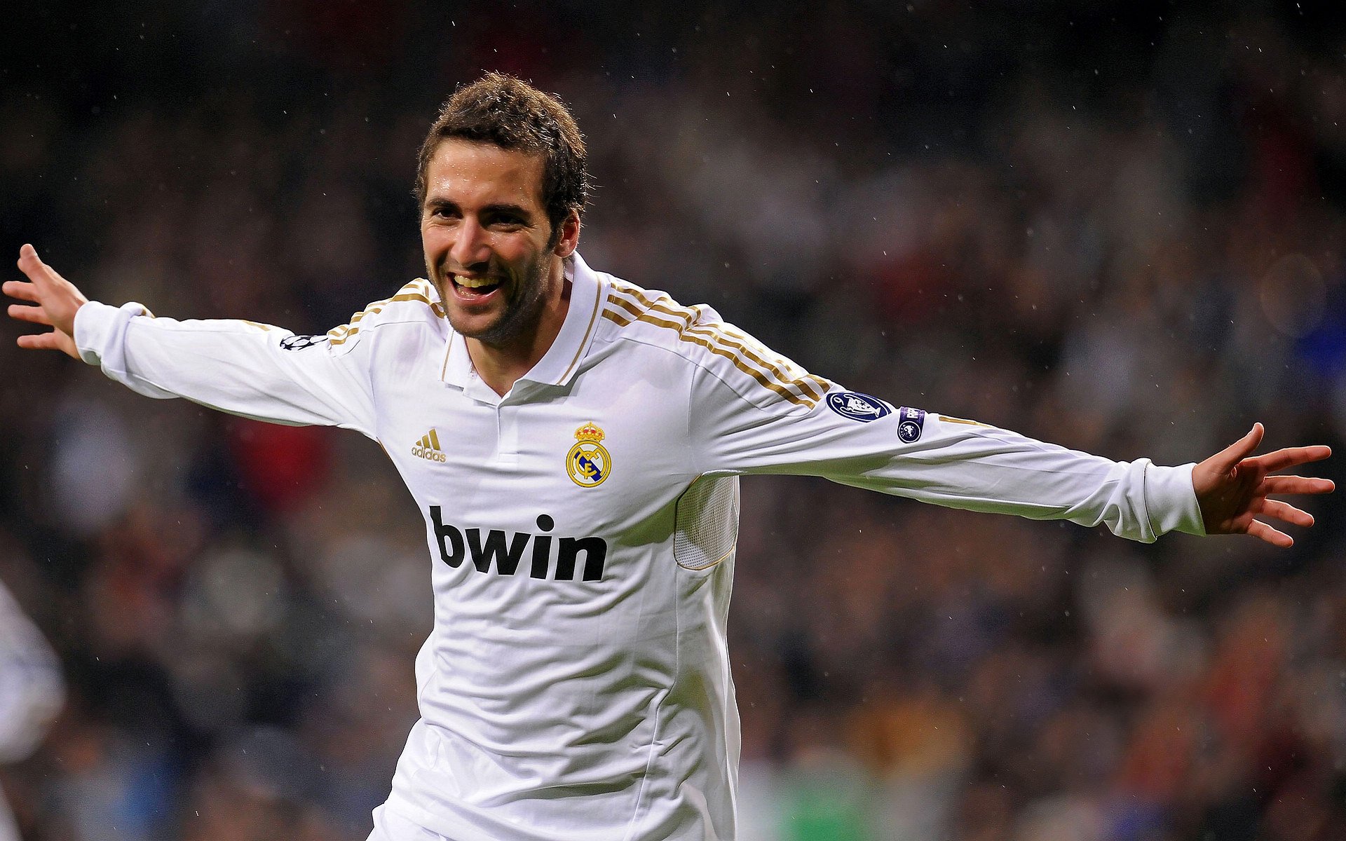 当马德里披上苏格兰格纹，铁血防守与卡拉斯科的巴黎征服之夜