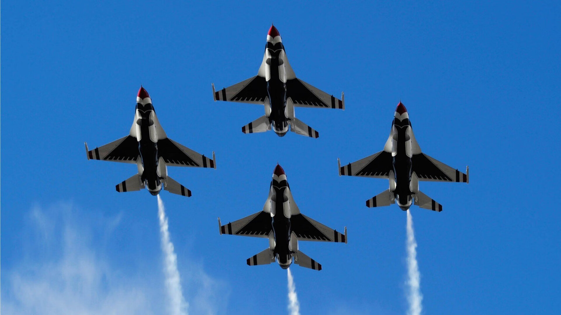 开云体育入口-蓝黑防线的诗篇，巴斯托尼于马德里之夜写下钢铁与优雅的传奇